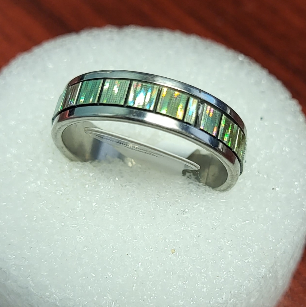 Stainless steel green pearlized/silver unisex band😁👍
